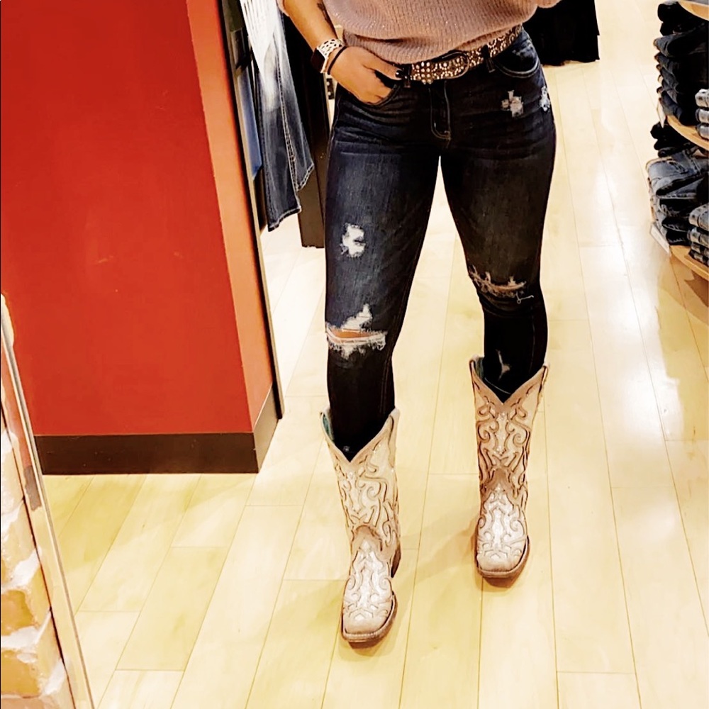 SOLD ON ♏️💎Bling & glitter Corral cowboy boots💎